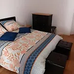 Ideal Pro, Metro 8 A 3 Min Διαμέρισμα *