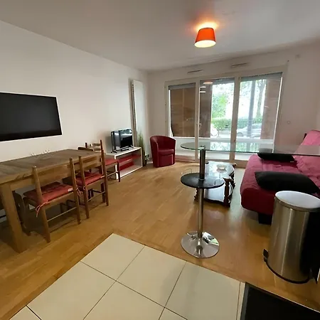 Apartment Citronnelle, 2 Chambres, 3 Min Metro 8 Maisons-Alfort