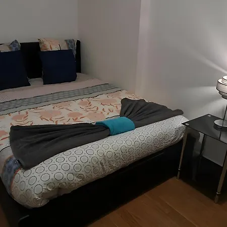 شقة Ideal Pro, Metro 8 A 3 Min